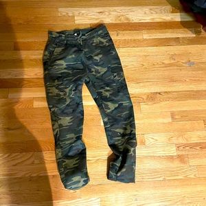 I’m selling Army fatigue pants they were worn twice and they’re brand new